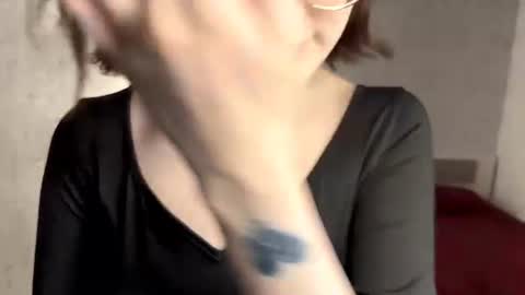 Snapshot of dodiebabikian chatting on 06-19-26, 10:46 Annie PVT IS OPEN online show from 06-19-26, 10:46