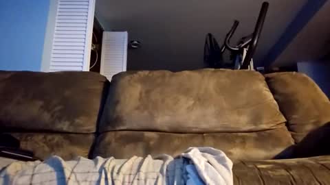 Snapshot of dogbone999081 chatting on 12-17-25, 10:10 dogbone999081 online show from 12-17-25, 10:10