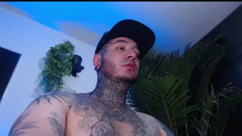 Snapshot of doggiewoof chatting on 06-21-26, 01:41 doggiewoof online show from 06-21-26, 01:41