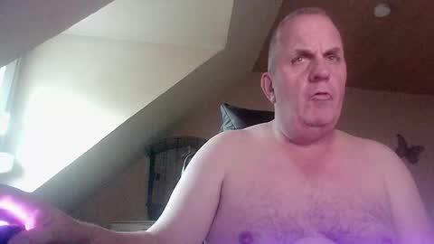 doggy2629 online show from 10-28-25, 03:47