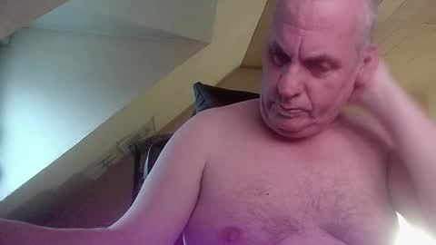 doggy2629 online show from 02-11-26, 03:39