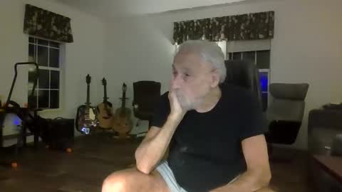 dogluc7 online show from 02-03-25, 12:36