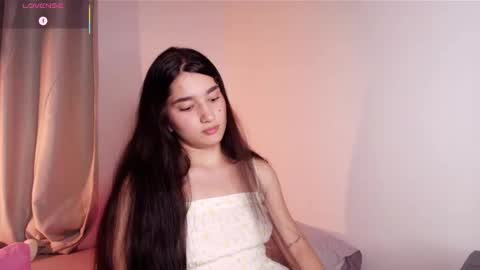 Snapshot of dolceangel__ chatting on 11-04-25, 04:22 Blair online show from 11-04-25, 04:22