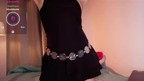 Snapshot of dolceangel__ chatting on 11-08-25, 06:46 Blair online show from 11-08-25, 06:46