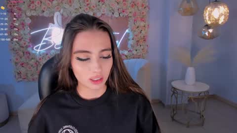 Snapshot of dolcieelliot chatting on 01-11-25, 06:12 Dolcie online show from 01-11-25, 06:12