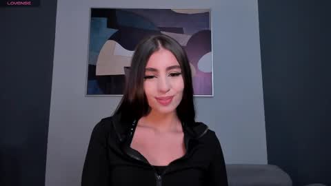 Snapshot of dolcieelliot chatting on 02-13-25, 11:37 Dolcie online show from 02-13-25, 11:37