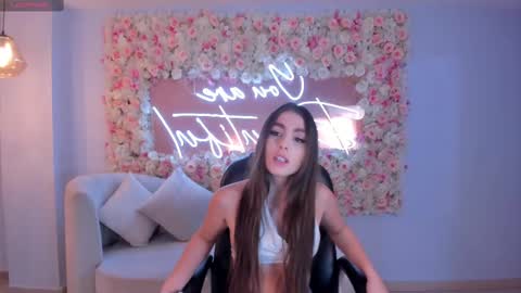 Snapshot of dolcieelliot chatting on 02-17-25, 11:55 Dolcie online show from 02-17-25, 11:55
