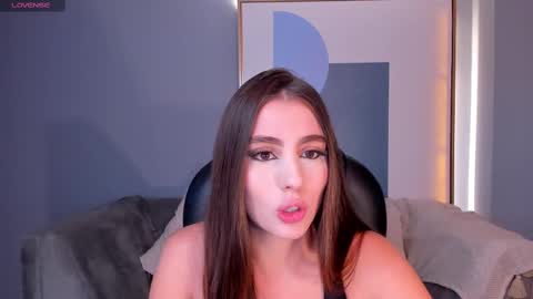 Snapshot of dolcieelliot chatting on 03-03-25, 12:04 Dolcie online show from 03-03-25, 12:04