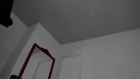 Snapshot of doll10starx chatting on 12-04-24, 10:51 Ludika Santiago online show from 12-04-24, 10:51