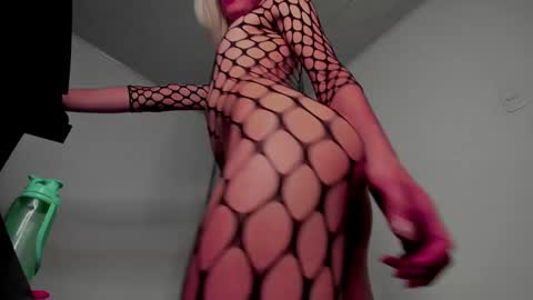 Snapshot of doll10starx chatting on 03-08-25, 12:00 Ludika Santiago online show from 03-08-25, 12:00