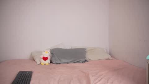 Snapshot of doll4you_ chatting on 04-02-26, 10:57 Alice y Ros online show from 04-02-26, 10:57