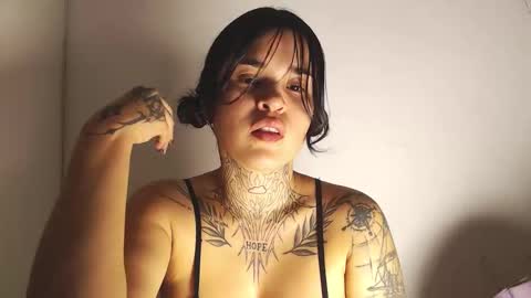 doll_and_thebrown online show from 12-17-25, 01:22