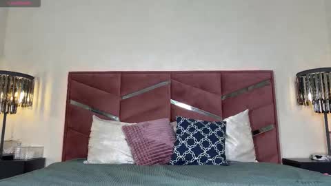 Dorothy Mayfield online show from 09-27-25, 01:16