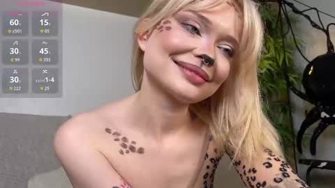 Dorothy Mayfield online show from 10-31-25, 03:35