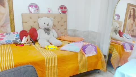 Snapshot of dolldirtyxxx1 chatting on 04-29-26, 05:44 ilona online show from 04-29-26, 05:44