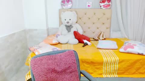 Snapshot of dolldirtyxxx1 chatting on 05-03-26, 05:19 ilona online show from 05-03-26, 05:19