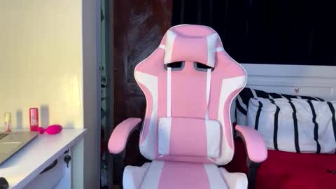 Doll online show from 02-25-26, 09:13