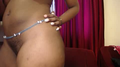 Snapshot of dollface_bella chatting on 10-11-25, 10:47 Bella online show from 10-11-25, 10:47