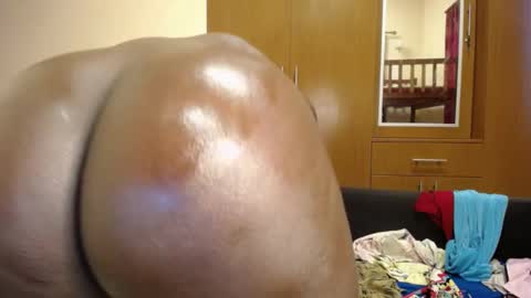 Snapshot of dollface_bella chatting on 10-21-25, 07:31 Bella online show from 10-21-25, 07:31