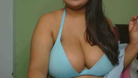 Snapshot of dolly_2 chatting on 04-11-26, 04:06 dolly_2 online show from 04-11-26, 04:06