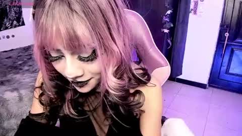Snapshot of dolly_bones chatting on 06-13-26, 05:49 dolly_bones online show from 06-13-26, 05:49