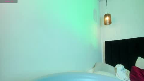 Call me Zoe  online show from 06-25-26, 12:42