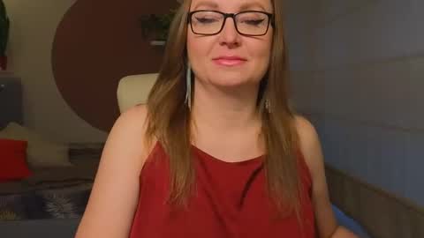 Snapshot of dom_mummy chatting on 04-03-26, 06:11 DOM MUMMY online show from 04-03-26, 06:11