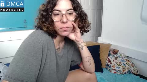 Snapshot of domenica_dos_ouros chatting on 12-20-25, 09:38 sweet domme online show from 12-20-25, 09:38