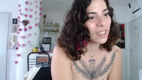 Snapshot of domenica_dos_ouros chatting on 05-27-26, 05:54 sweet domme online show from 05-27-26, 05:54
