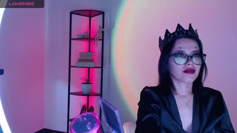 Snapshot of domgiirl chatting on 09-09-25, 03:55 Mistress online show from 09-09-25, 03:55