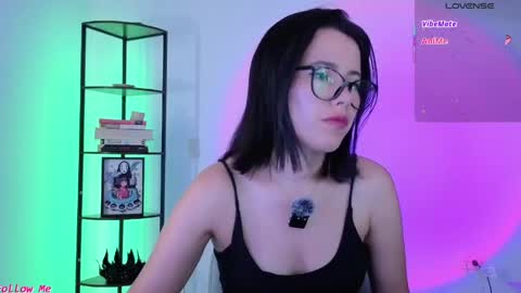 Snapshot of domgiirl chatting on 05-07-26, 09:42 Mistress online show from 05-07-26, 09:42