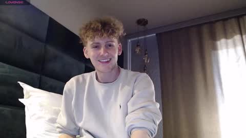 Alex...  online show from 10-05-25, 01:53