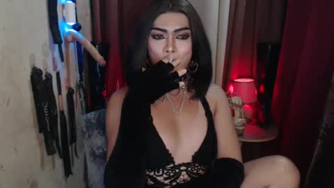 Snapshot of dominantrix_diannaxxx chatting on 07-14-26, 08:41 diana online show from 07-14-26, 08:41