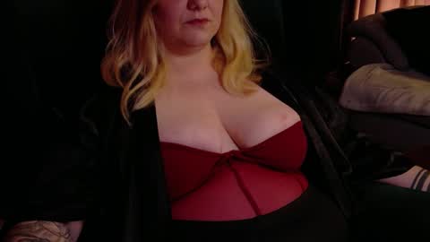 Snapshot of dominasadique chatting on 04-27-26, 09:24 SADE online show from 04-27-26, 09:24
