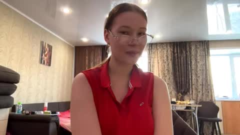 Snapshot of domingapriess chatting on 11-18-25, 04:28 Olivia online show from 11-18-25, 04:28