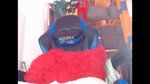 Snapshot of dominic751 chatting on 10-12-25, 07:35 dominic751 online show from 10-12-25, 07:35