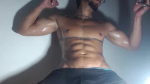 Snapshot of dominic_donnovan chatting on 10-13-25, 07:19 DOMI online show from 10-13-25, 07:19