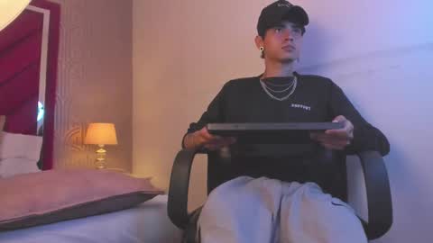 Dominic foox online show from 02-24-26, 01:31