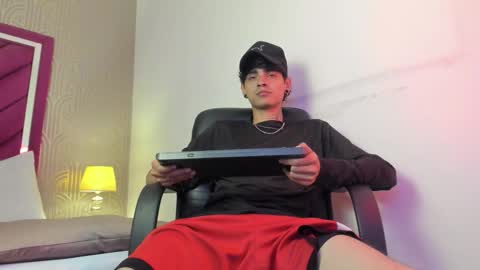 Dominic foox online show from 03-10-26, 01:49