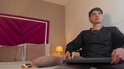 Dominic foox online show from 03-23-26, 03:38