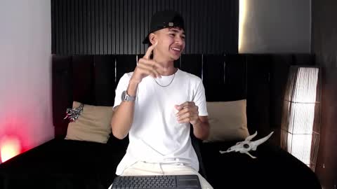 Dominic online show from 10-15-25, 11:49