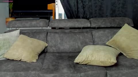 SANTI  independent model online show from 02-19-25, 05:16