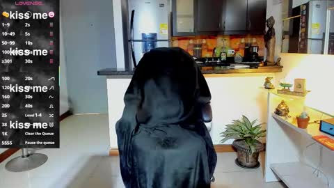 SANTI  independent model online show from 09-19-25, 09:04