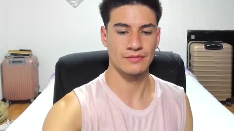 Snapshot of dominic_radccliffe chatting on 09-11-25, 03:06 Your real love online show from 09-11-25, 03:06