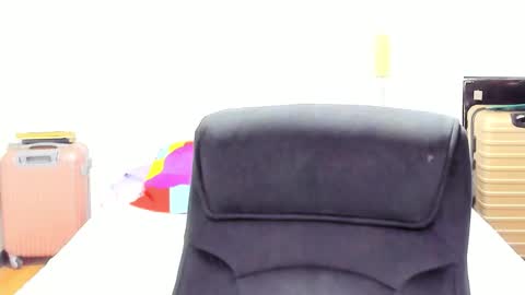 Snapshot of dominic_radccliffe chatting on 09-19-25, 03:08 Your real love online show from 09-19-25, 03:08