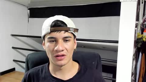 Snapshot of dominic_radccliffe chatting on 10-30-25, 02:35 Your real love online show from 10-30-25, 02:35