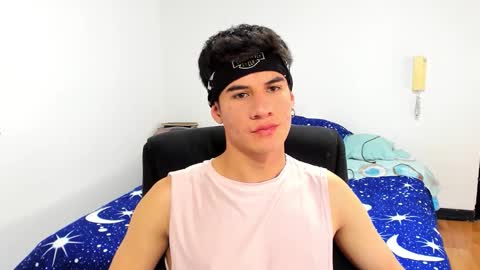 Snapshot of dominic_radccliffe chatting on 11-02-25, 05:48 Your real love online show from 11-02-25, 05:48