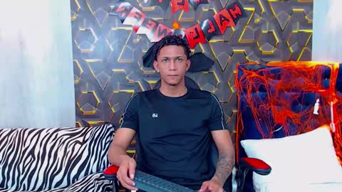 Snapshot of dominic_smith_ chatting on 10-26-25, 06:14 dominic_smith_ online show from 10-26-25, 06:14