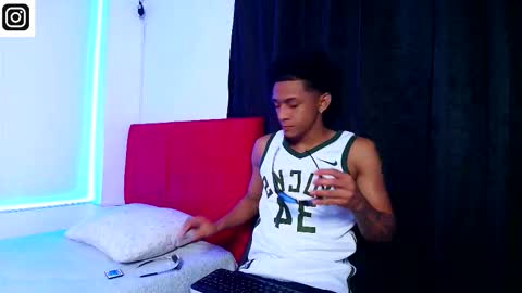 Snapshot of dominic_smith_ chatting on 10-31-25, 10:55 dominic_smith_ online show from 10-31-25, 10:55