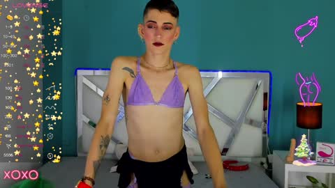 Snapshot of dominic_thailor chatting on 12-20-24, 02:38 Dominic online show from 12-20-24, 02:38